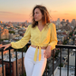 Elegante Damesblouse met V-hals en Strikceintuur