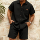 👕 NU 50% KORTING! 🩳 Set met heren-shirt met korte mouwen en korte broek van wafelstructuur – Zachte stof met textuur, ademend en relaxte pasvorm – Perfect als zomerse loungewear en voor informele uitstapjes ☀️