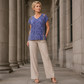 💥【50% OFF】🔥 Dames Luipaardprint V-hals T-shirt met Zijveterg | Relaxed Silhouet, Flatteus | Zacht Mengweefsel | Opvallende Veterdetails | Maat XL-5XL | Meerdere Kleuren | Casual & Party Proof 🐆
