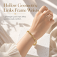 ✨Een gouden armband met ruitjesgevulde hartschakel en geometrische holle vierkante schakels die licht weerkaatsen zonder te knellen – Rhinestone Hart Armband | Goldplated Sluiting | Lichtgewicht 💛✨